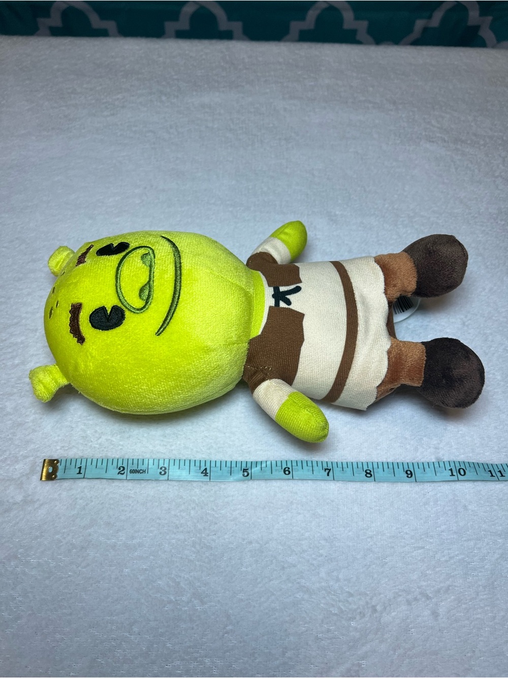Shrek Anniversary Edition 4 Movie DVD Collection with Shrek Plushie - Picture 9 of 13